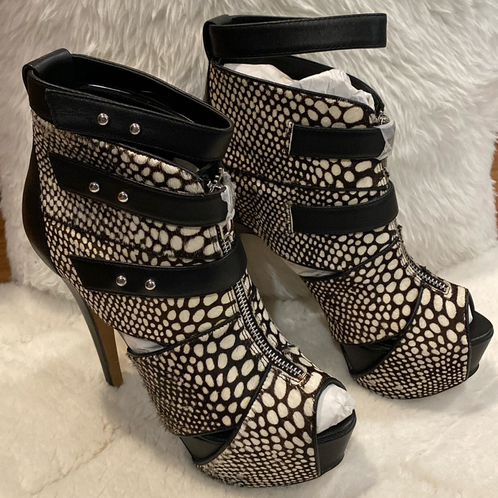 Kate Ferguson ‘Eroreni’ Peep-Toe Booties